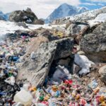Эверест: дроны спасают самую высокую гору мира от мусора