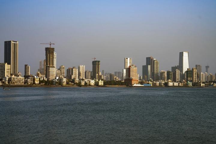 Индийские мегаполисы тонут из-за нехватки воды: под угрозой тысячи зданий