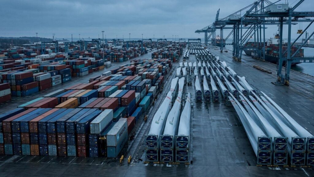 Перепроизводство и пошлины: что тормозит глобальный энергопереход