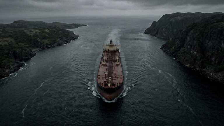 Два удара по нефти: как кризисы 2020-х годов навсегда изменят энергетику