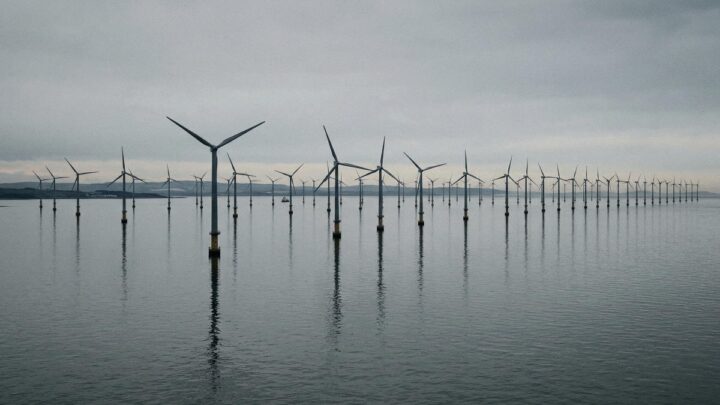 Четыре недели кризиса: как ВИЭ защитили британских потребителей